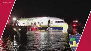 Famous 737 plane crashes into river after sliding off runway in Jacksonville Wealth