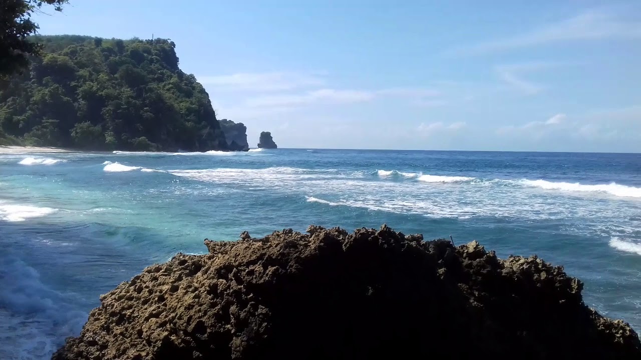 Keelokan Pantai Ngalur Tulungagung Jawa Timur