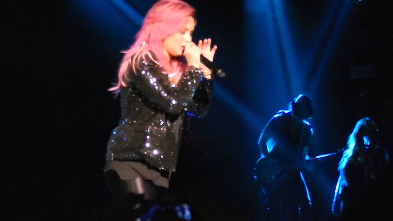Demi Lovato~ Let It Go~ 2-21-14 Atlanta, Georgia