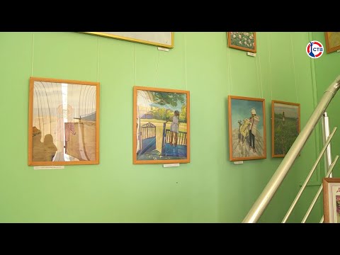 В Севастополе открылась выставка картин, посвященных детству и цветам