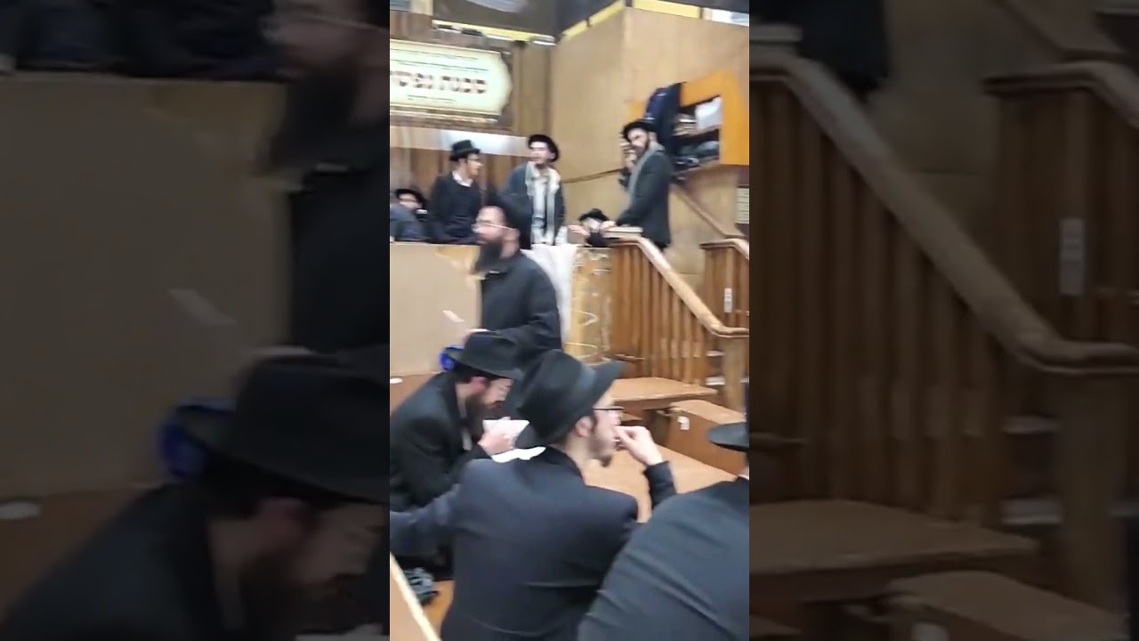 הבחורים ב770 רוקדים ראש חודש כסלו תשפ"ב