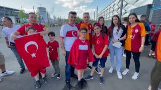 Lüksemburg-Türkiye Maçını Izlemeye Gelen Türk Taraftarlar Şehir Turu Yaptı