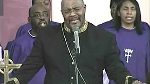 Pastor Marvin Winans sings Well Done