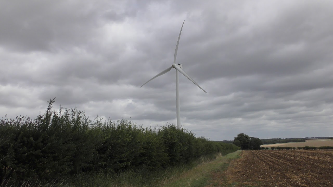 walking pez Fleam Dyke walk pt10 Balsham Wind farm footage Cambridgeshire 11aug19 1123a