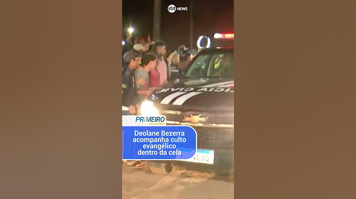 Deolane Bezerra acompanha culto evangélico dentro da cela