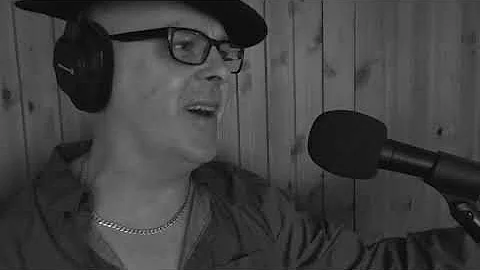 Brian Callaghan singing covers clip.