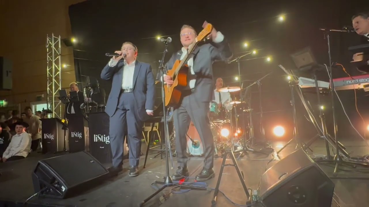 Avrumi Issler at Baruch Levine’s concert in Manchester with Listig Band
