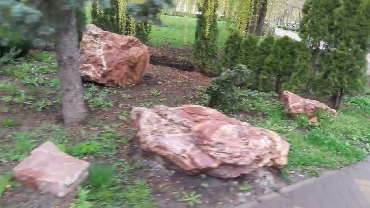 Славянск. 13 апреля 2023г. Городской парк "ШЕЛКОВИЧНЫЙ"