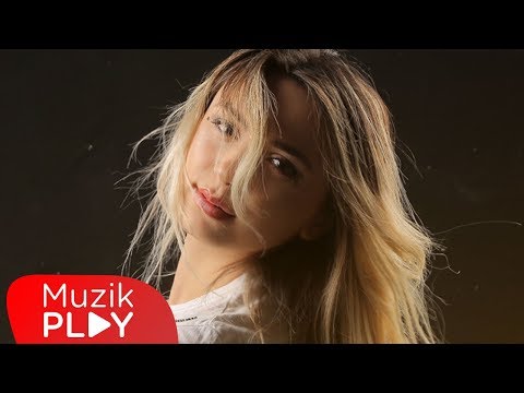 Dilanur Şentürk - Oralara Buralara (Official Video)