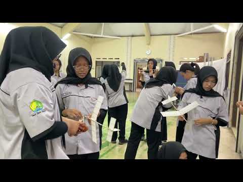 Day 1 STEM Project Based Learning Aeromodelling SMK Putra Indonesia Malang