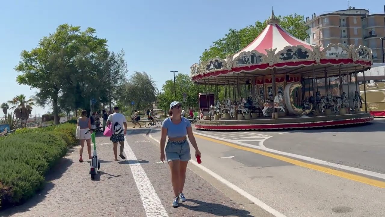 Rimini lungomare Luglio 2025