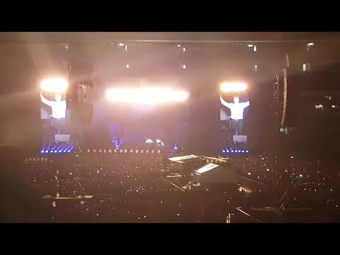 4k Paul McCartney live @ estadio azteca Mexico City 28 Oct 2017 one on one (Part 5)