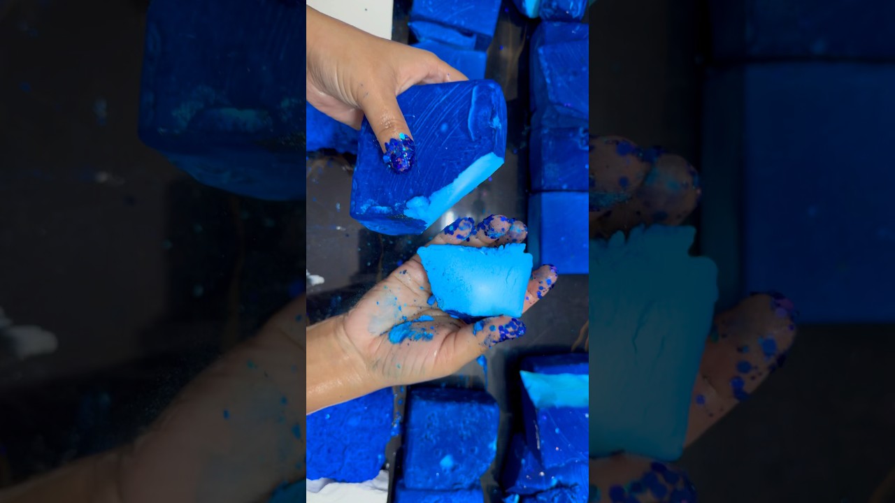 Fresh Blue Dyed Gym Chalk Crush 