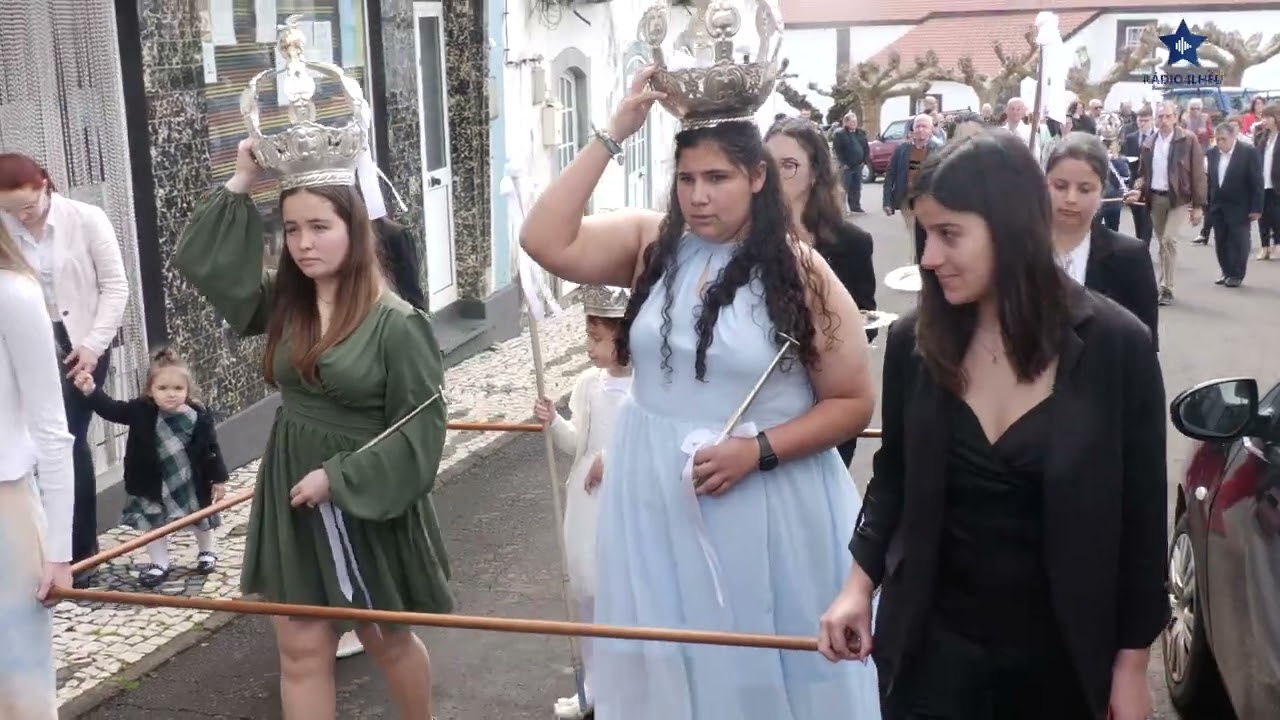 #Topo. Coroação do 1.º Jantar em Louvor ao Divino Espírito Santo 2025