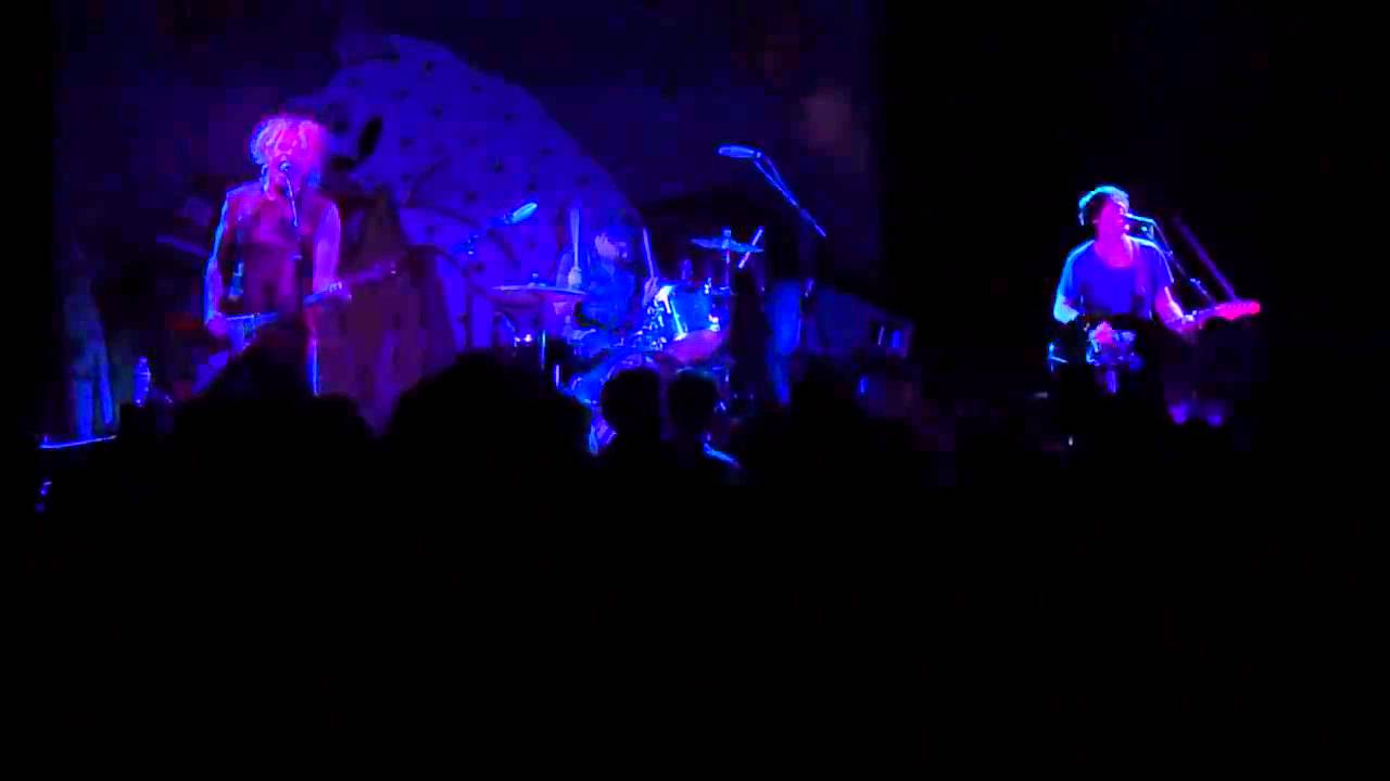 Wavves Green Eyes (Music Hall of Williamsburg, 2.3.2011) YouTube