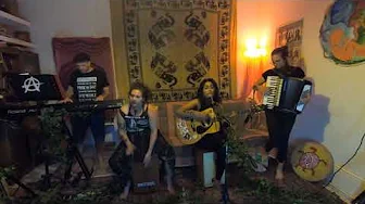 Anairda and The Anarkistas - Hasta Siempre Comandante (Tolpuddle online) Anairda and The Anarkistas - Hasta Siempre Comandante (Tolpuddle online)