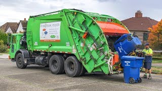 Autocar Wxll - Mcneilus Rear Load Garbage Truck