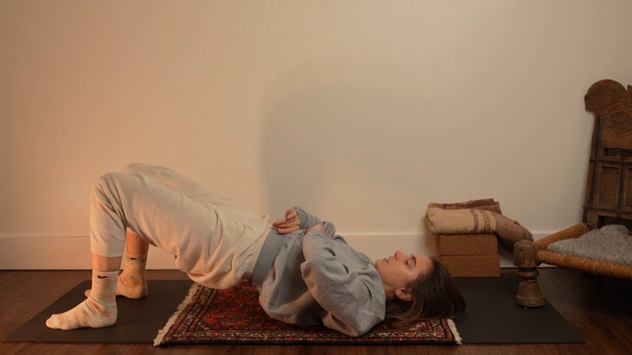 Somatic Yoga practice - (Bao mai) Uterus to heart