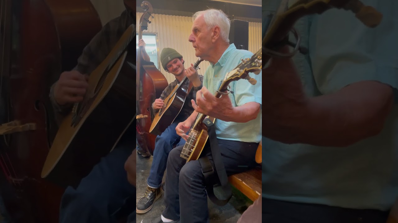 Watch This is the best bluegrass jam in the world 🥰 #billystrings #bluegrass #banjo #fiddle #newmusic on YouTube