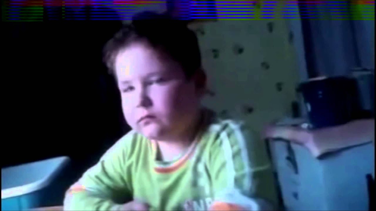 Мальчик учит стихотворения. Мальчик учит стих травка зеленеет видео. мальчик учит стихотворение. мальчик учит стих мем. смешное видео где мальчик учит стих.