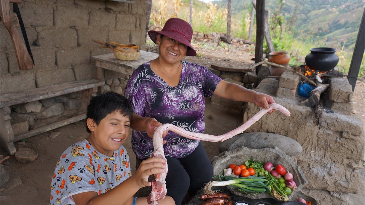 Como se prepara un caldo de tronquito o vena de toro.