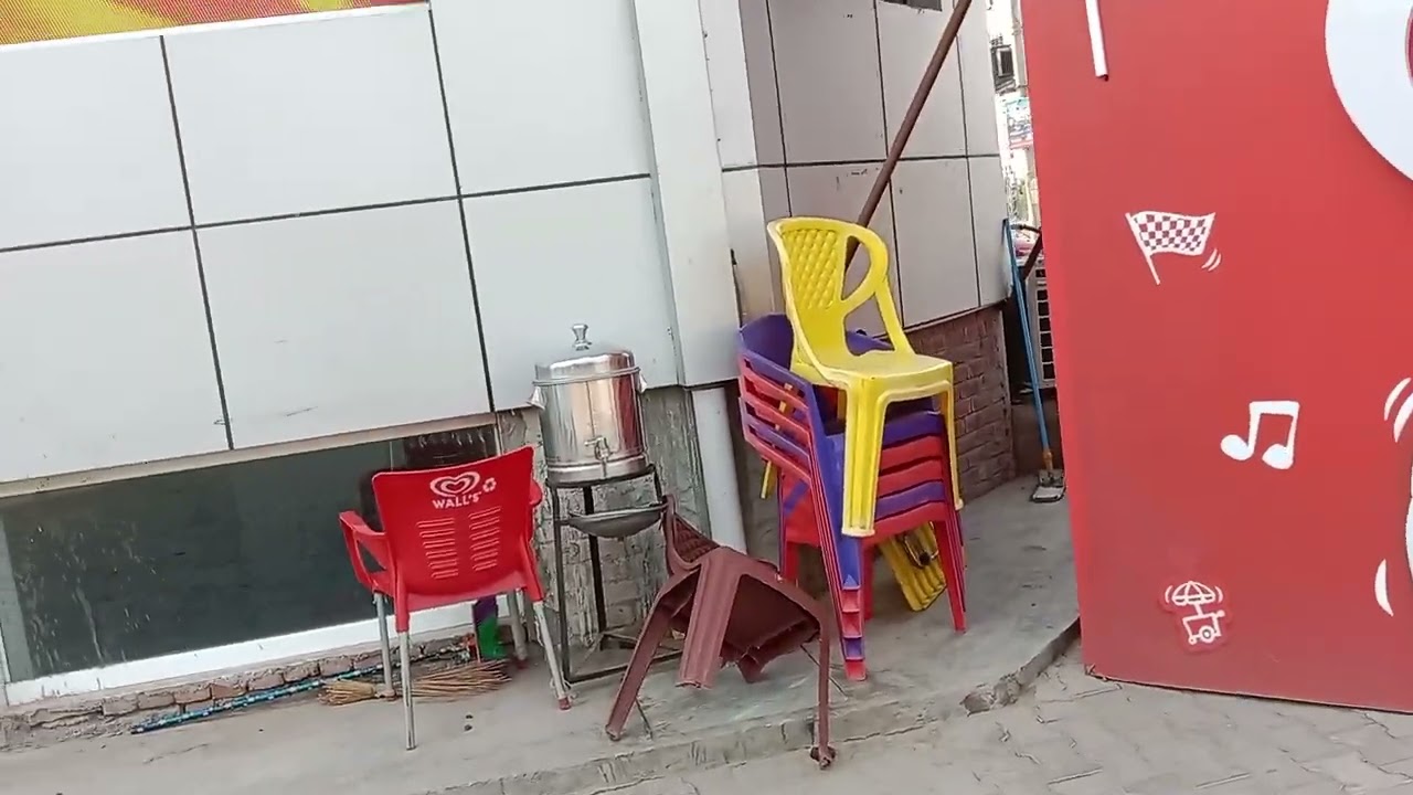 kailash park ma beautifull pizz shop