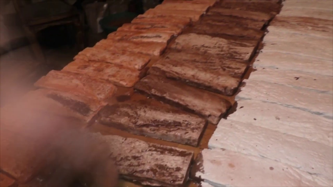 Покраска гипсовой плитки под старый кирпич, своими руками - YouTube