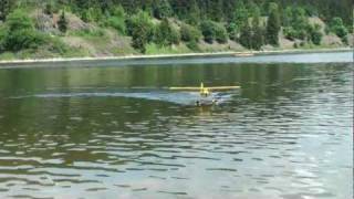 Flug mit einer Funcub auf Schwimmern an der Bleilochtalsperre in Thüringen