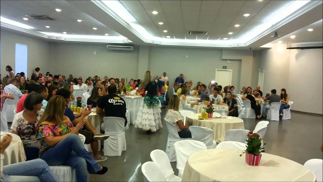 Indiara Cafarchio - Dança Cigana em Almoço Beneficente