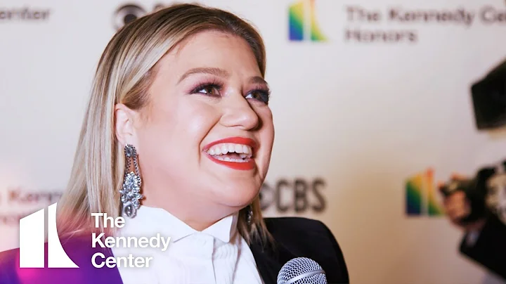 Kelly Clarkson on Reba McEntire | 2018 Kennedy Center Honors Red Carpet