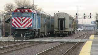 METRA UP-West Line Local Races Bad Order Gallery Car@ Elmhurst