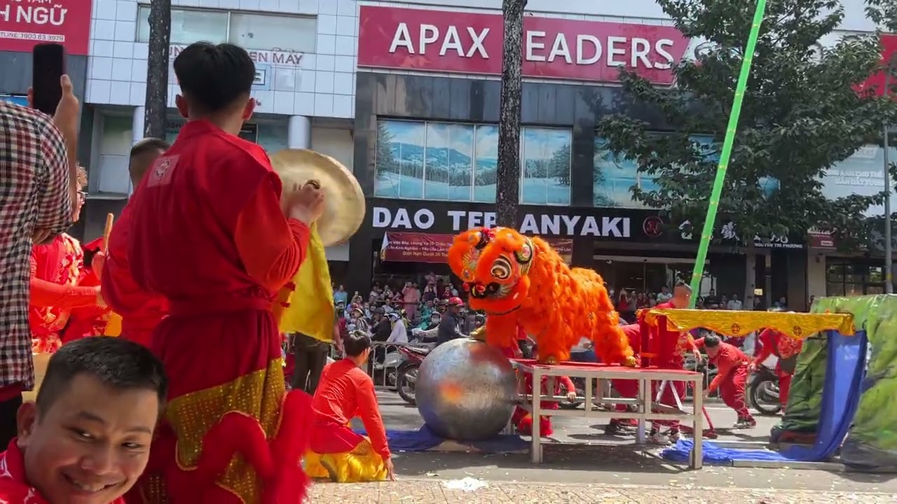 Múa Lân Cùng Ông Địa | 17.02.2026