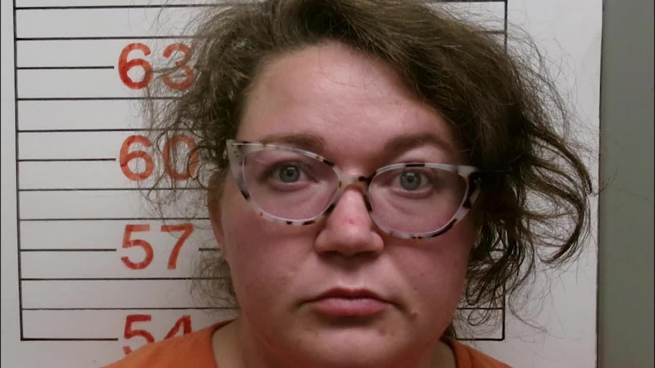 Woman pleads not guilty in death of her husband - YouTube