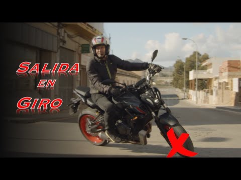 Video: ¿Cómo arrinconas una motocicleta?