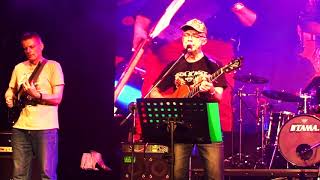 THE INTERNS: "Born To Move" (new song 2020) screenshot 3