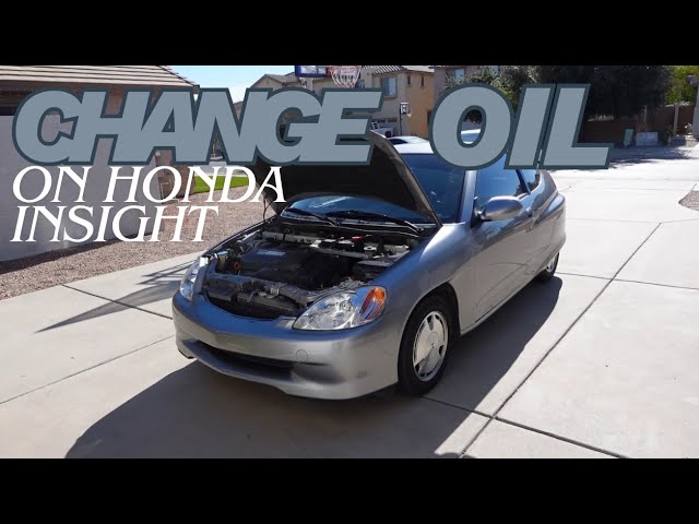 5 MIN OIL CHANGE ON 2003 HONDA INSIGHT - YouTube