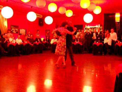 Oscar Casas y Ana Miguel bailando milonga "De Mi Corral" alla Milonga Porteña di Rovigo