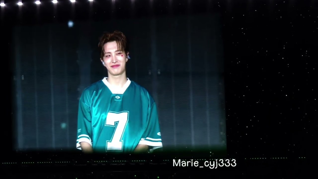 ขอบคุณทุกคนที่มาในวันนี้ จนกว่าผมจะ...ลงไปจะไม่มีวันลืมภาพนี้💚🦦 #GOT7_NESTFESTinBKK #GOT7 #YOUNGJAE