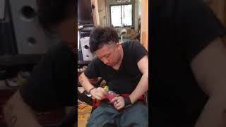 #握力０でも#手に障害#脊髄損傷C6　「握力０でも開けれる」脊髄損傷C6が　ボトルキャップｵｰﾌﾟﾅｰで　ペットボトルの蓋をオープン