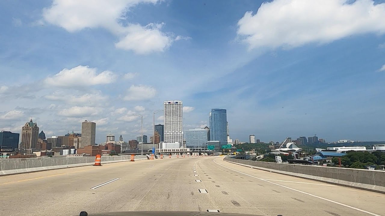 MY HOMETOWN! A drive around Milwaukee, Wisconsin.