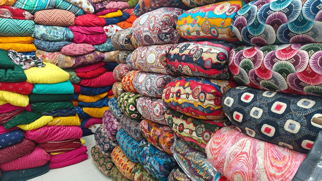 रियोंन प्रिंट फॉयल के साथ ।। थान का माल बहुत हसिन रेट के साथ 