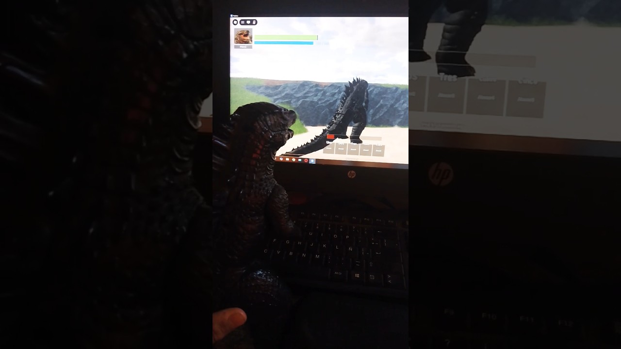 mi GareGoji conociendo al GareGoji de Age Of Titans 