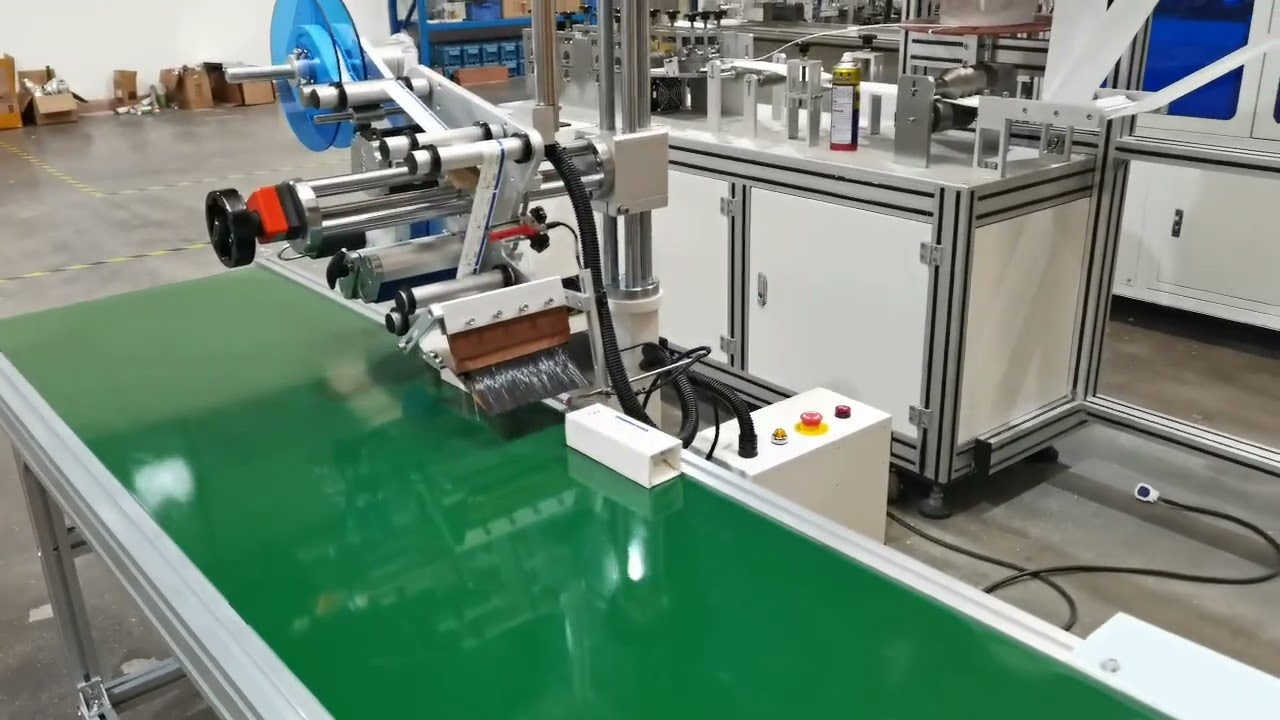 Flat Label Applicator with Conveyor Belt