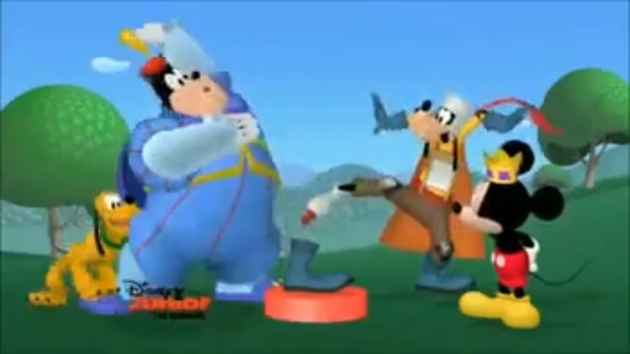 We Use A Bubble Maker To Clean Goofy's Mudding Shoe