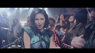 Video thumbnail of "Ewelina Lisowska - W Stronę Słońca (Official Music Video)"