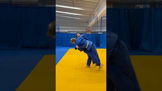 WATCH THIS POWERFUL FOOT SWEEP #judo #judoka #judotraining #judoteam #дзюдо #самбо #shortvideo