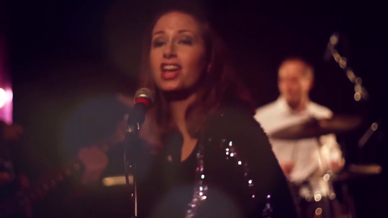 Leuke coverband met DJ boeken? | Zie link in beschrijving