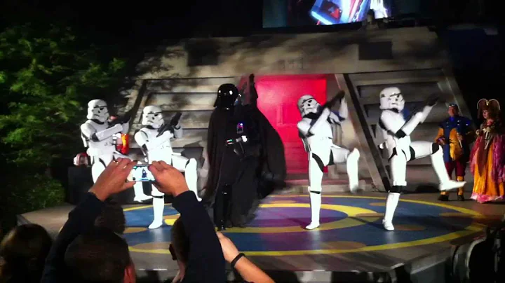 Darth Vader and Stormtroopers Thriller