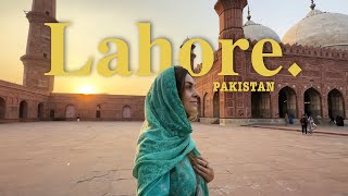 Exploring LAHORE, PAKISTAN as a Solo Female Traveler (my experience with Couchsurfing)