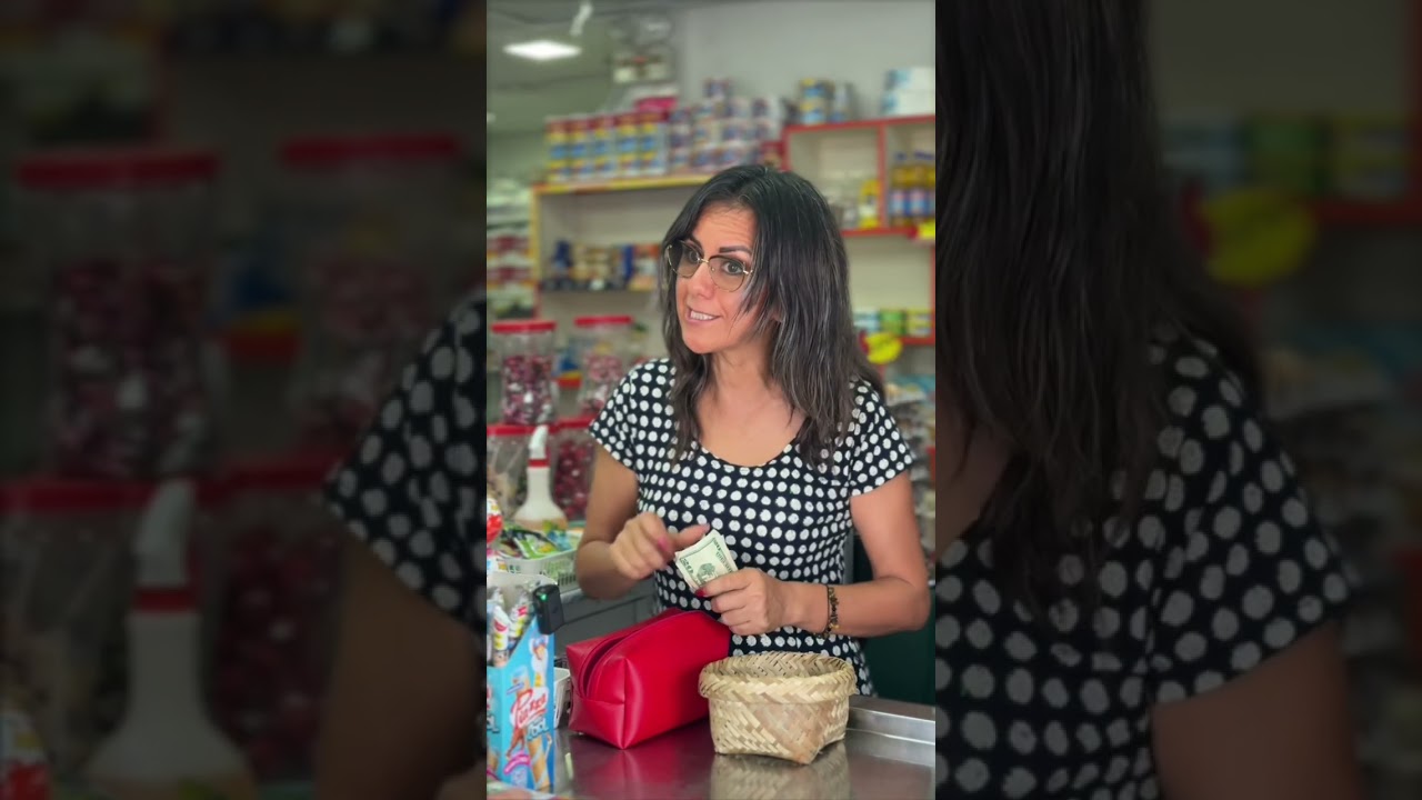 Hacia esto a la hora de dar el vuelto en la tienda y al final fue descubierto de esta forma